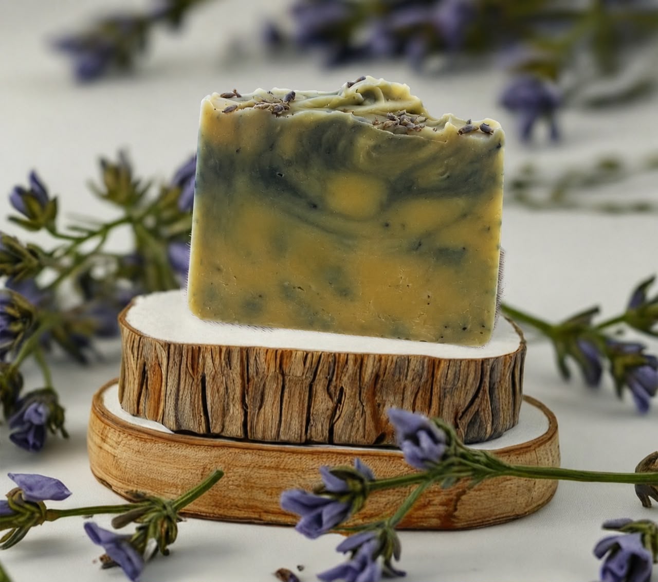 Nature’s Lab Lavender Blossom candle + Catmint candle bundle